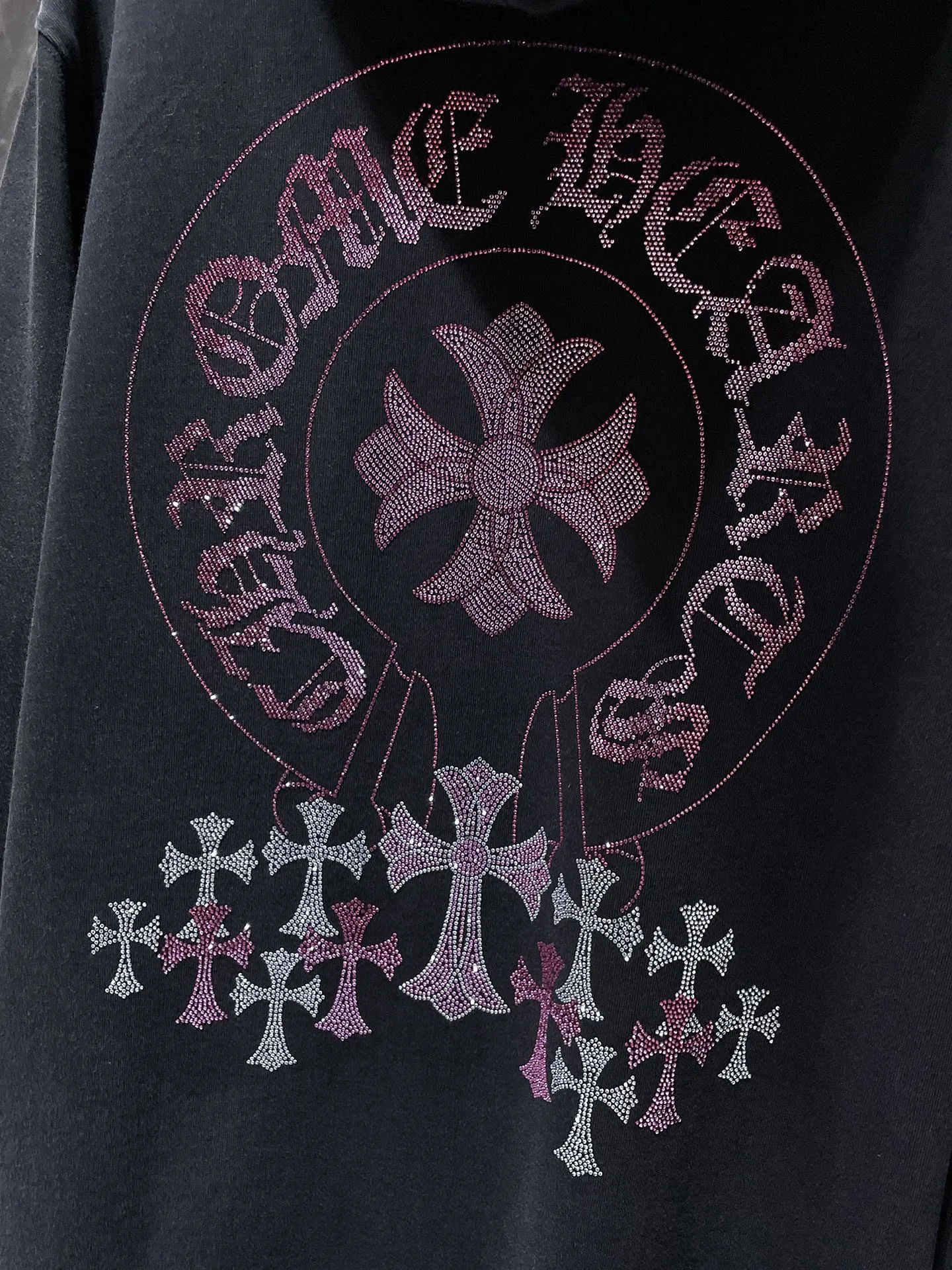P296 Chrome Hearts Autumn and Winter 2025 Counter Synchronization❤️ Heavy Industry Washable Style! ! Heavy-duty hot-drilled horseshoe Sanskrit letter cross hooded sweatshirt. Improved customized version of 1:1 high-gram weight high-quality fabric. Recommended color: black. Size: S, M, L, XL
